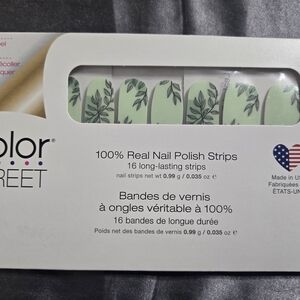 Color Street Nail Polish Strips - Leaf Of Faith